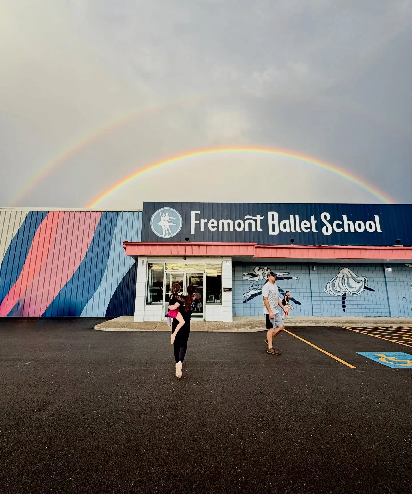 Our pot of gold 🌈🤍🩰

#fremontballetschool #fbs #ballet #rainbow #fremontohio