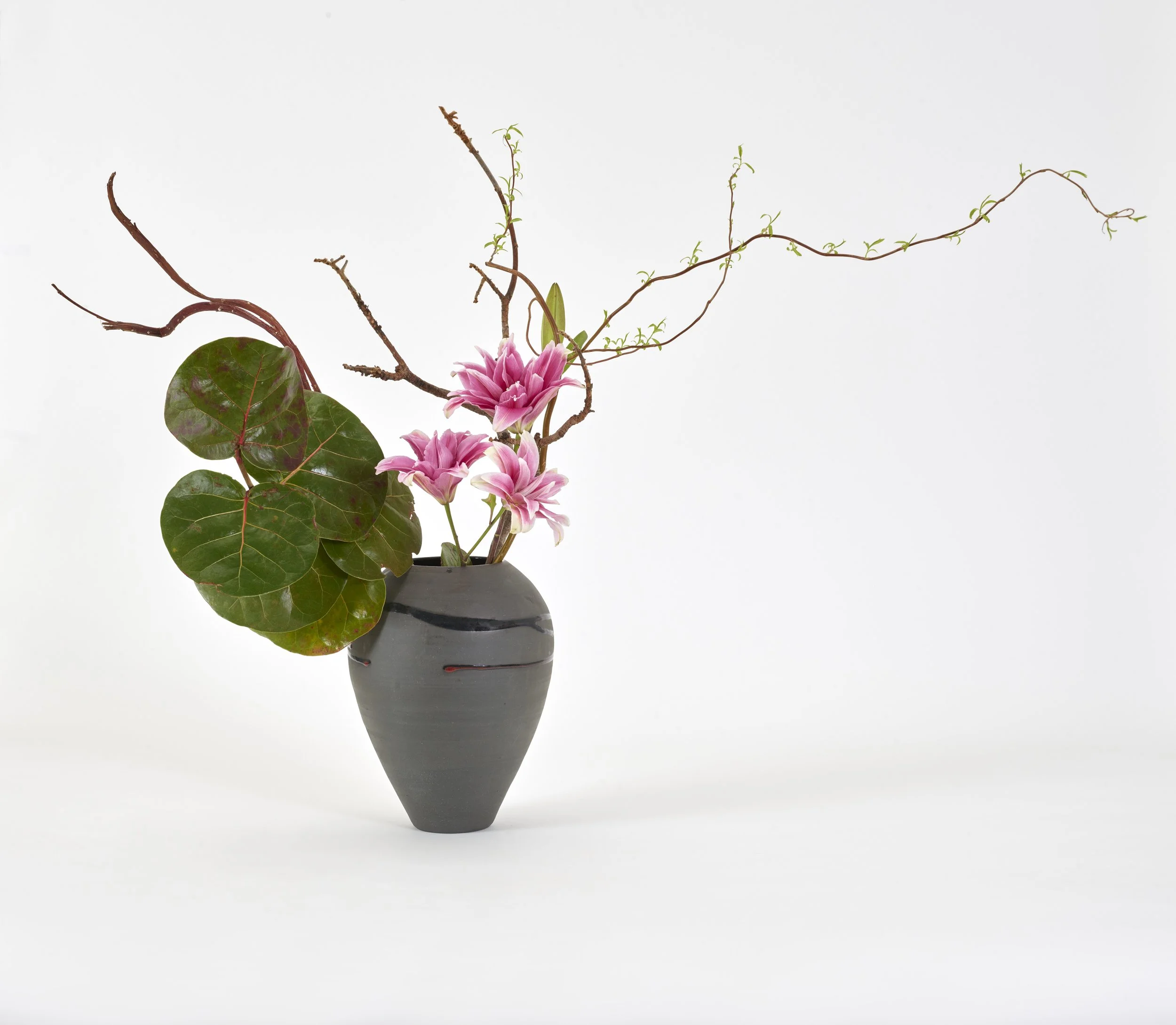 Ikebana vase 1.jpg