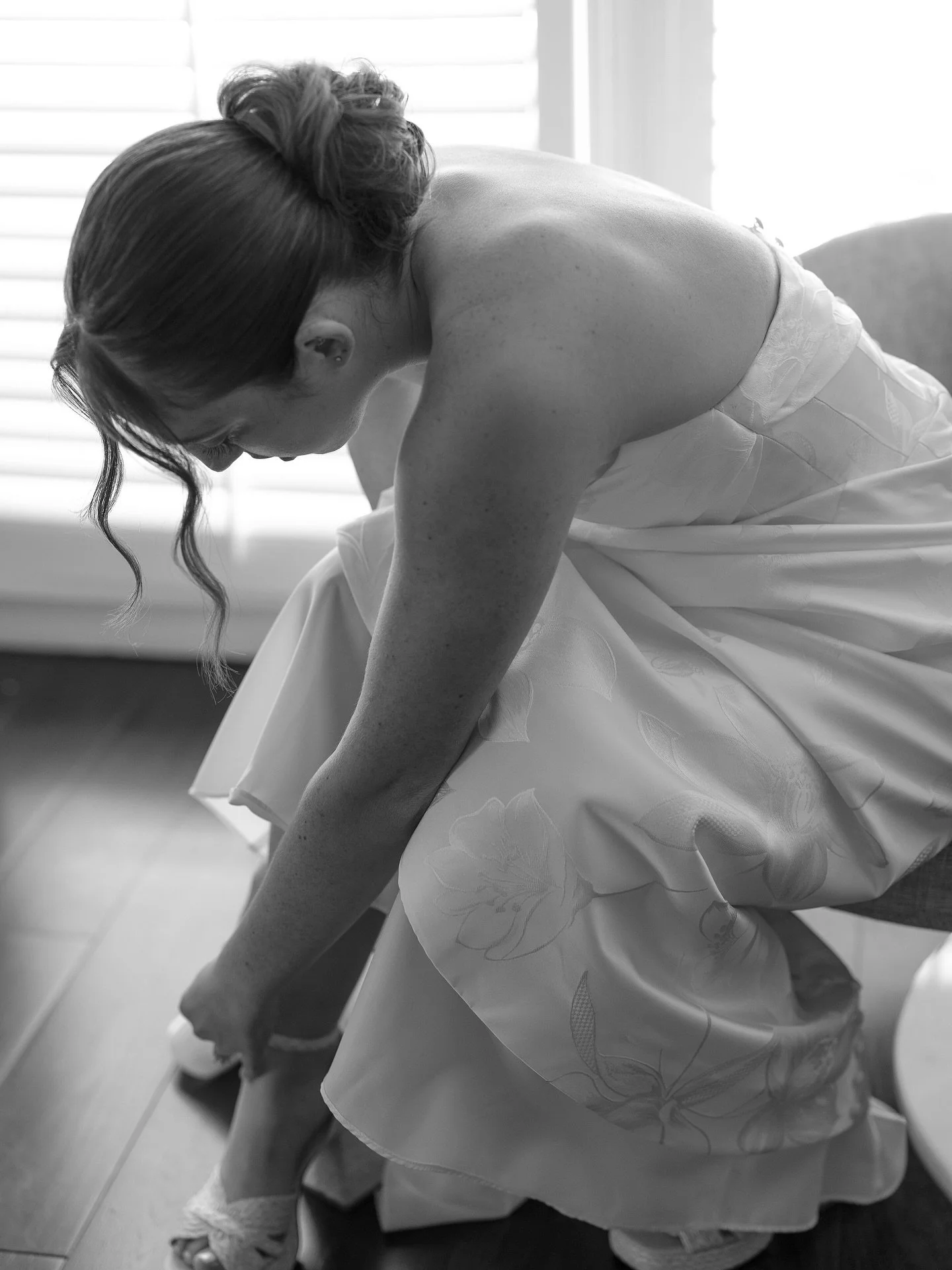 Now booking for 2027! Still plenty of dates available for 2025-2026. Don&rsquo;t hesitate to book your wedding hair and makeup. 

📸 @matiephotographypage