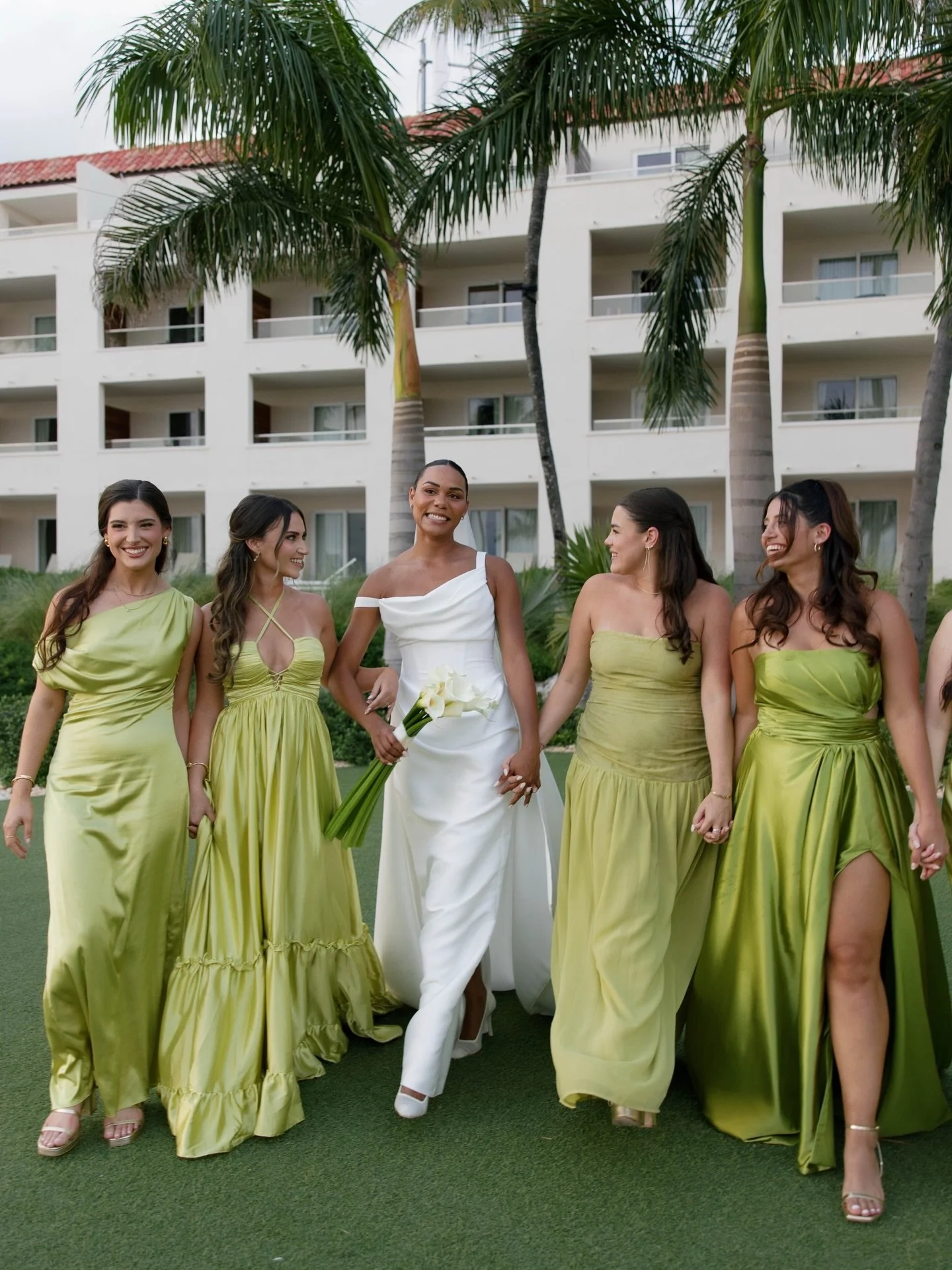 Repost from @lovelybride
&bull;
Calling this wedding color palette For(evergreen) 💚 Tyra said I Do wearing our @houseofrenhue LOREN from @lovelybridehouston. 

Little Black Book Photographer @tiffanymaysonetphoto
Planner @vickyfurmanevents
Venue @ca