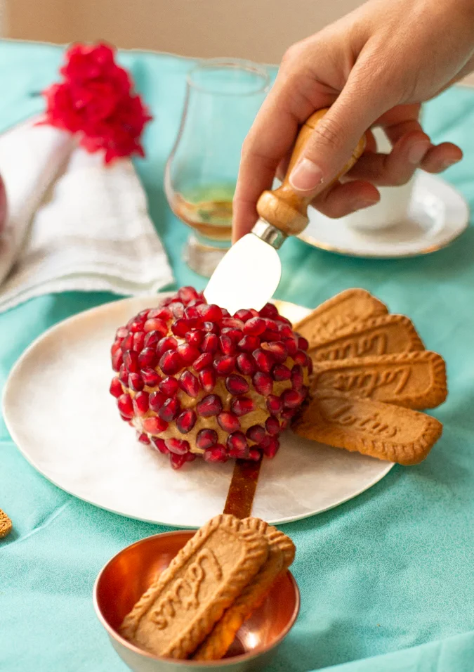 Why my Gingerbread Cheeseball Makes Gingerbread Men Jealous