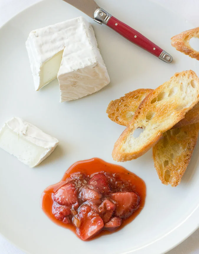 What Loves Spring Cheese? 🍓 &amp; Rhubarb Compote.