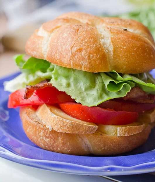 Your BLT wants a funky cheese in its life 🍅 
