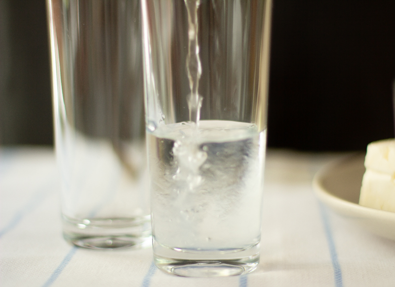 raki glasses splash 2-6023.jpg