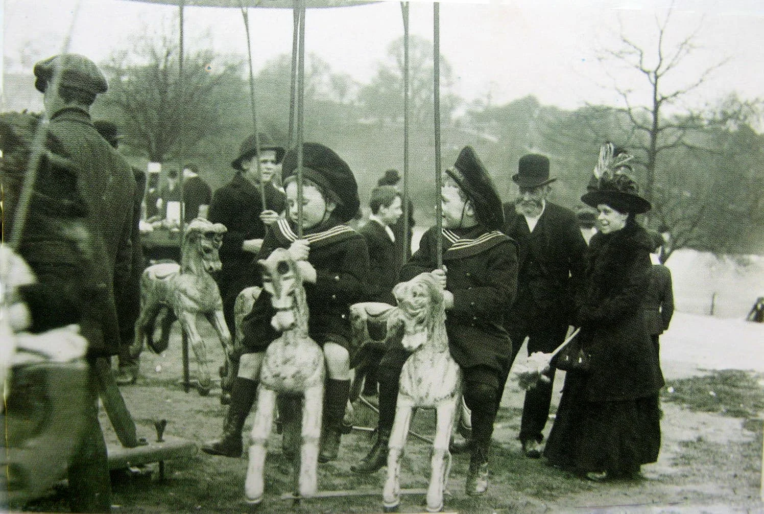 This photo taken on the Heath is dated early 1990s, but I presume not a Bank Holiday. It looks too cold?