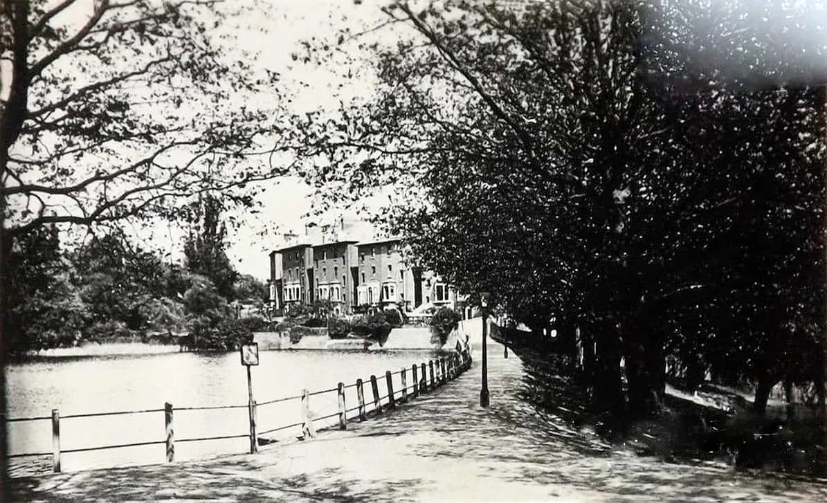 1930 Hampstead Pond.JPG