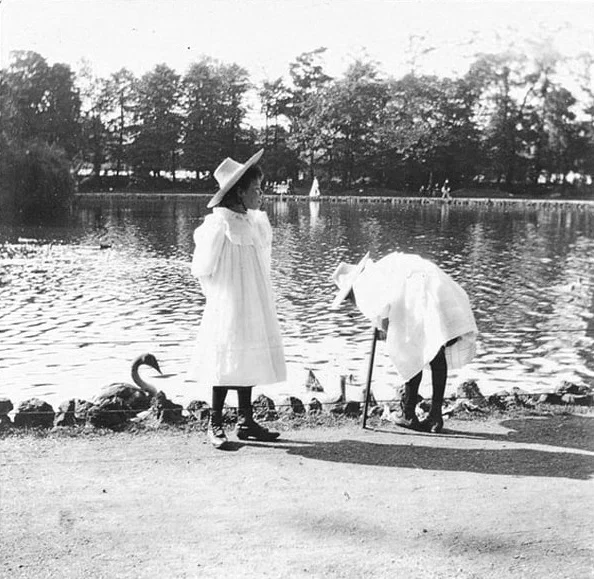 1898 Hampstead Pond.jpg
