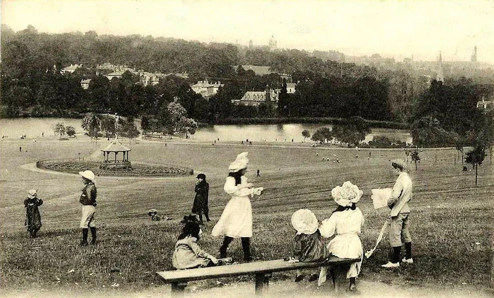 1910 VIEW FROM PARLIAMENT HILL.jpg