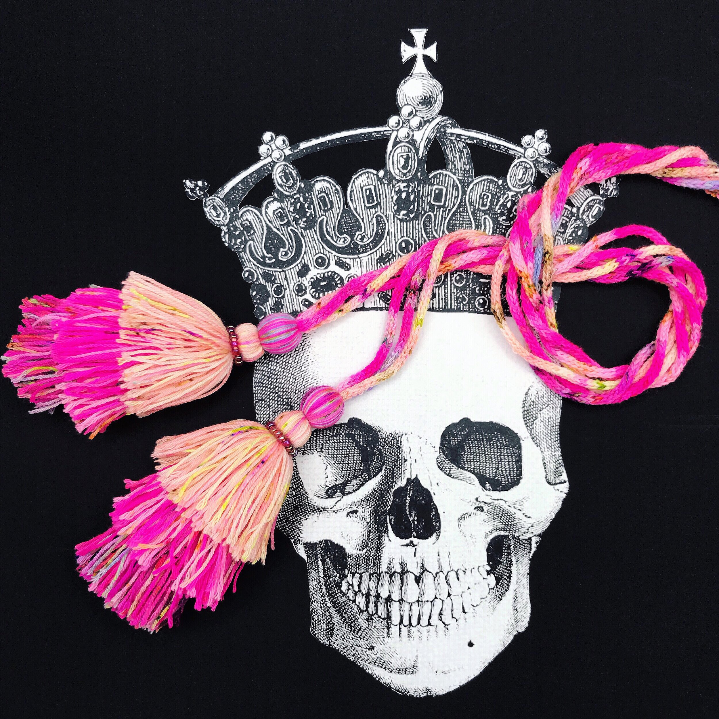 Free pattern for Royal PomTassel Necklace