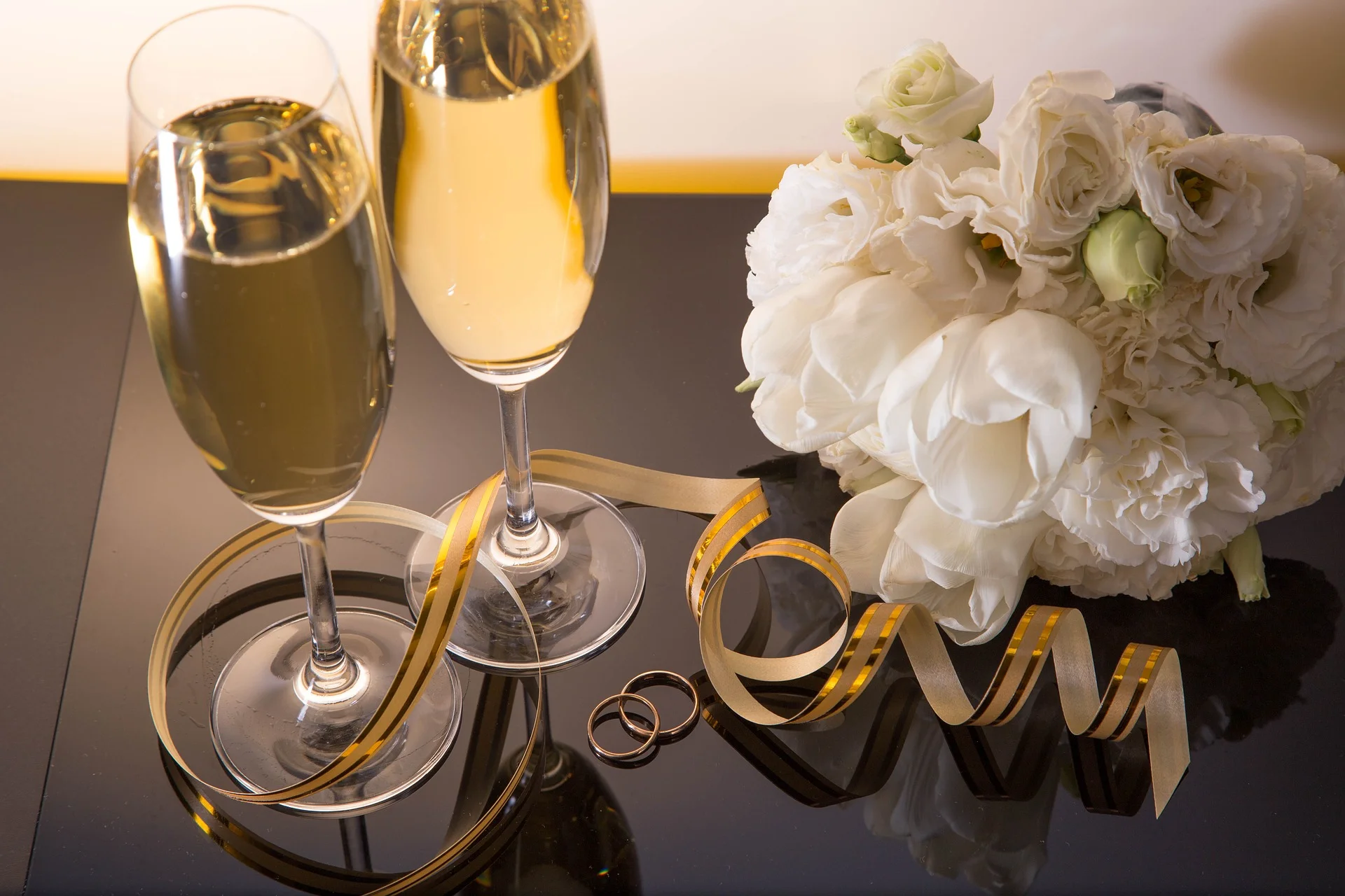 wine-glasses-3618435_1920.jpg
