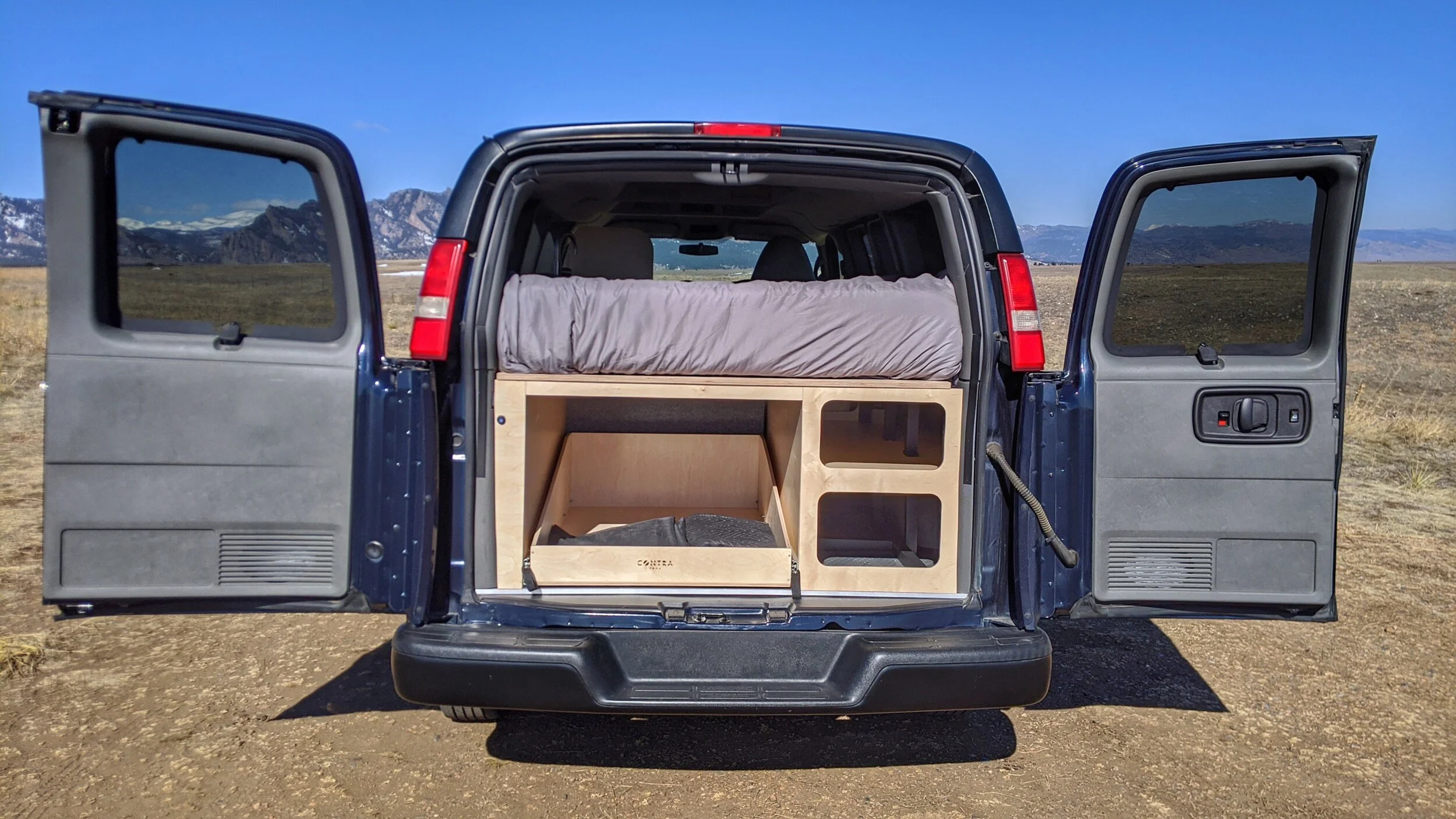 Chevrolet Express van Camper