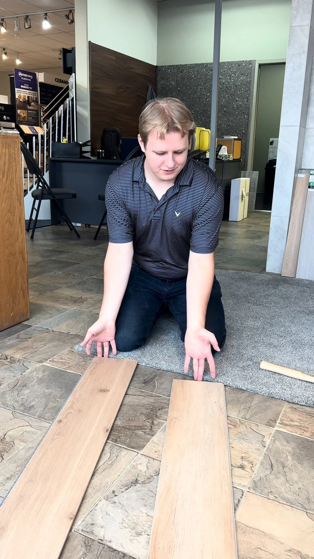 SPC vs WPC βοΈ Same look, different strength. We put them to the test, one dents, one doesn’t! 
#SupportLocal #WeFitYourSpace #durabilitytest