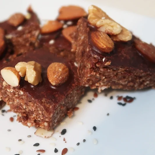 HOW TO MAKE RAW, NUT &amp; CACAO SLICE