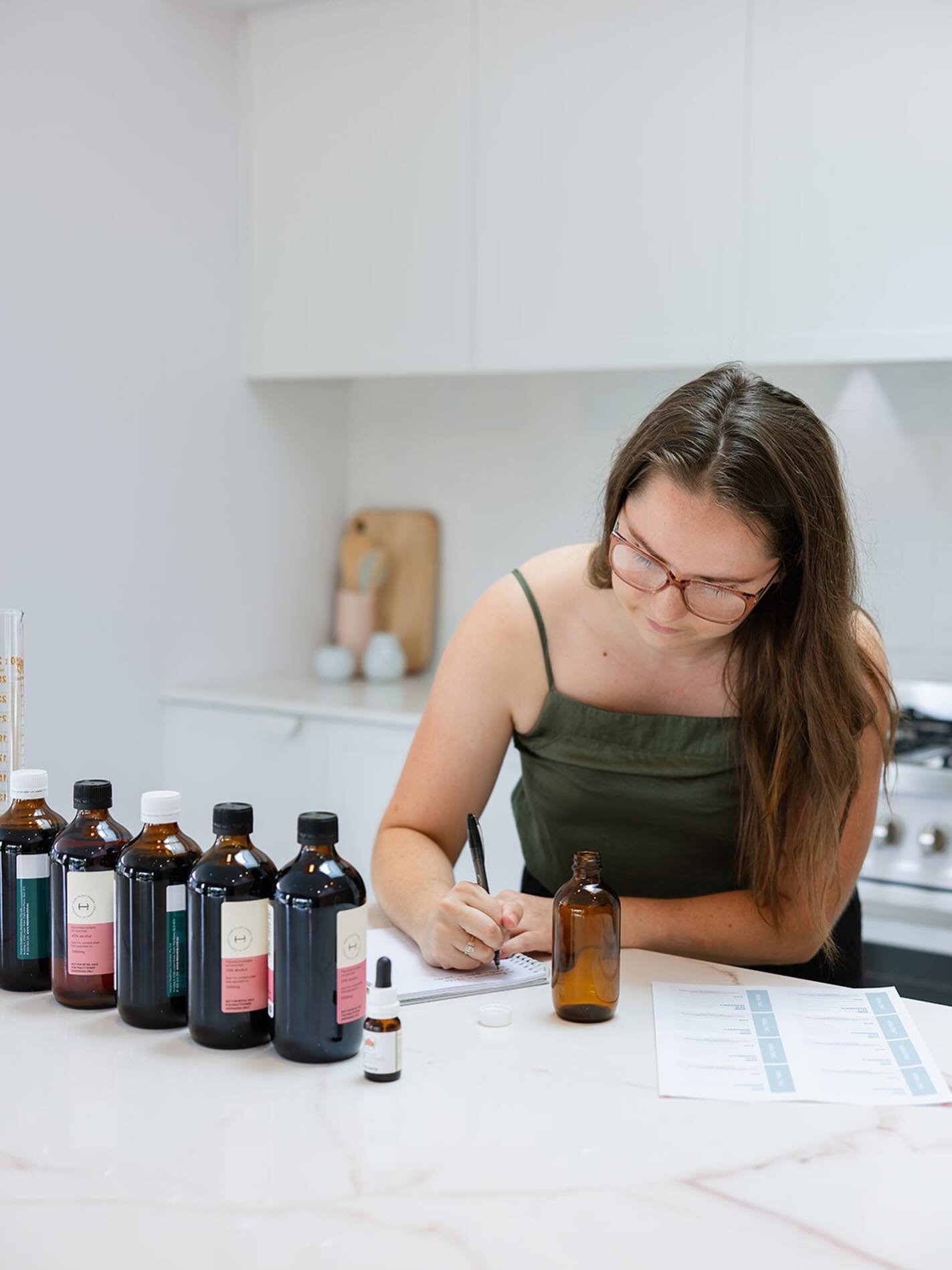 Herbs are natures medicine, the phytochemicals and nutrients working in harmony to support the body to come back into balance. Each herbal prescription is thoughtfully created, through knowledge of traditional wisdom and evidence based research 🌿

T