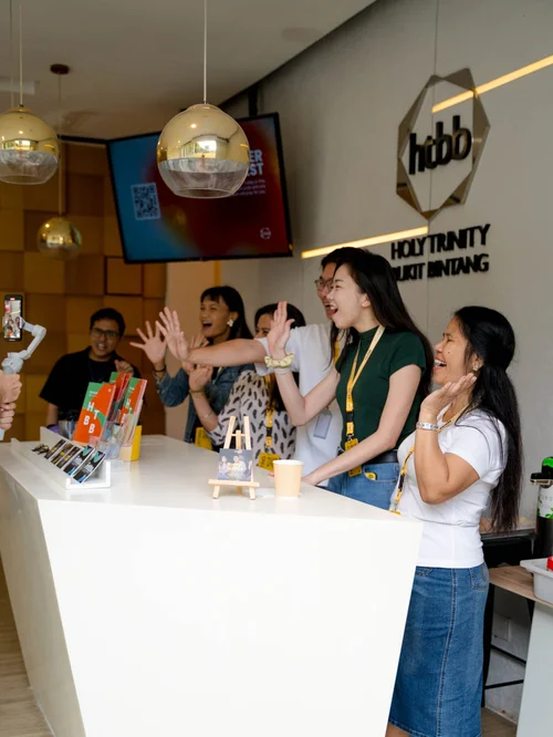 Services Holy Trinity Bukit Bintang