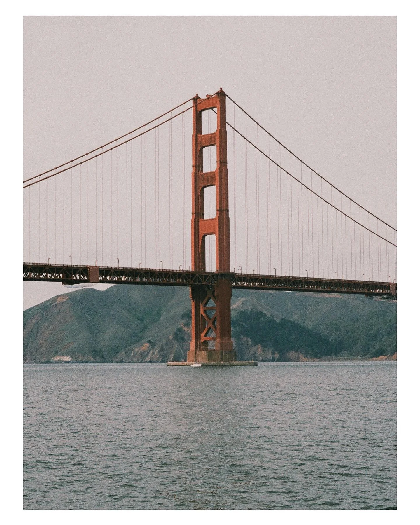 san francisco, january.
.
.
.
#theanalogclub #photofilmy #back2thebase #35mmbook #imaginarymagnitude #bordrs #goldmoony #staybrokeshootfilm #spi_collective #filmphotography #filmphotographic  #streetphotography #portra400 #kodakportra400 #kodak #anal