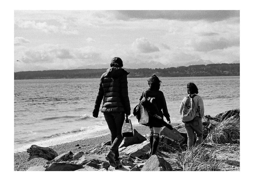 seattle trio! taken in march
.
.
.
#theanalogclub #photofilmy #back2thebase #35mmbook #imaginarymagnitude #bordrs #goldmoony #staybrokeshootfilm #filmphotography #filmphotographic #bnwphotography #blackandwhite #analog #35mm #seattle #ilfordhp5 #pent