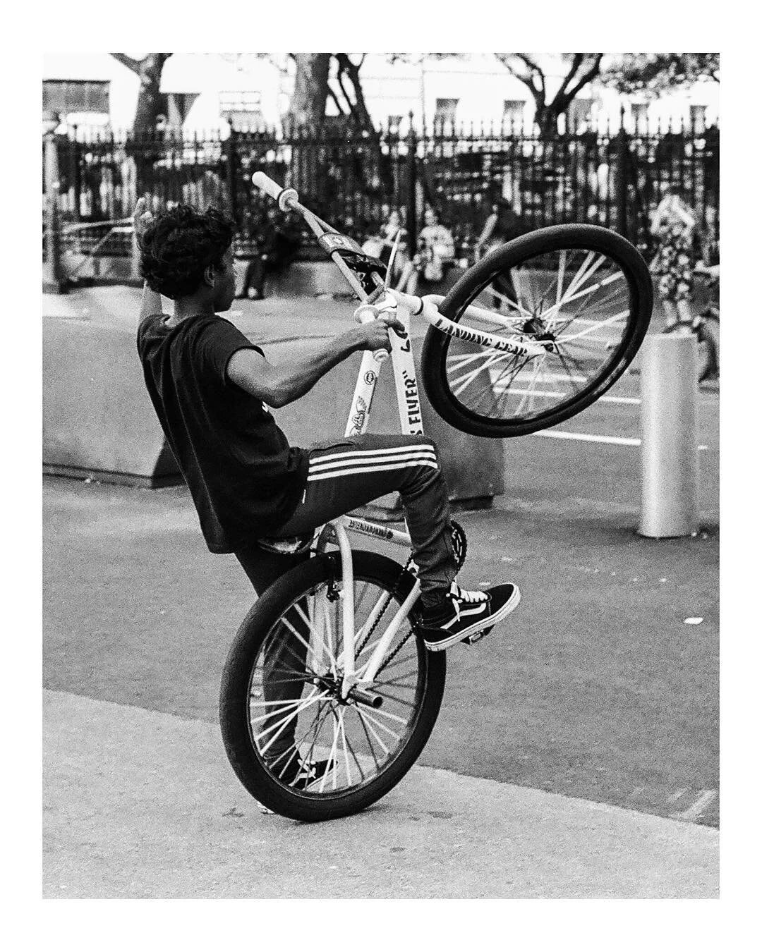 lower manhattan, august.
-
lots of film photos incoming from trips throughout the last 8 months 📷
.
.
.
#theanalogclub #photofilmy #back2thebase #35mmbook #imaginarymagnitude #bordrs #goldmoony #staybrokeshootfilm #spi_collective #filmphotography #f