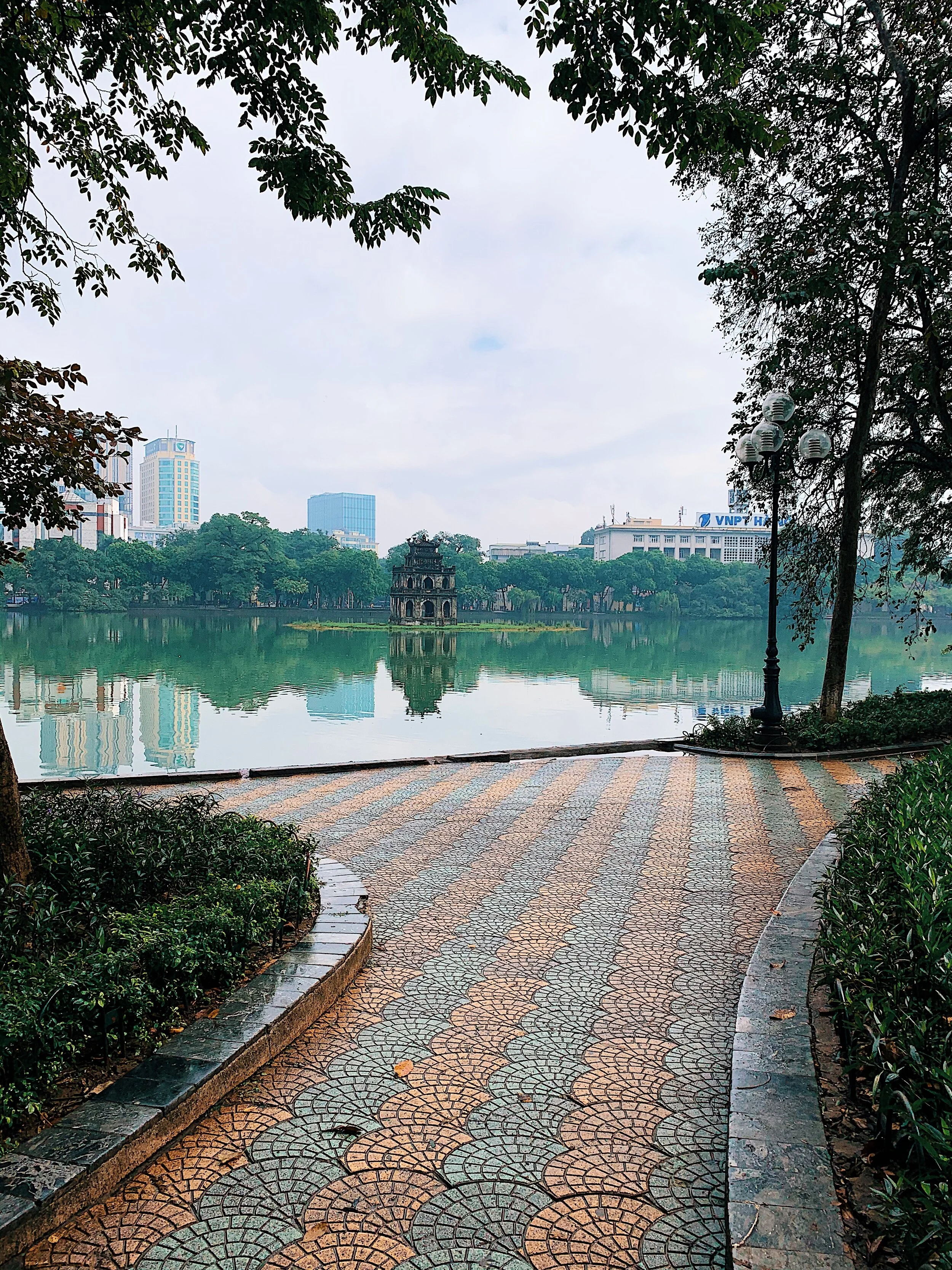 Ho Chi Minh vs Hanoi - First Impressions