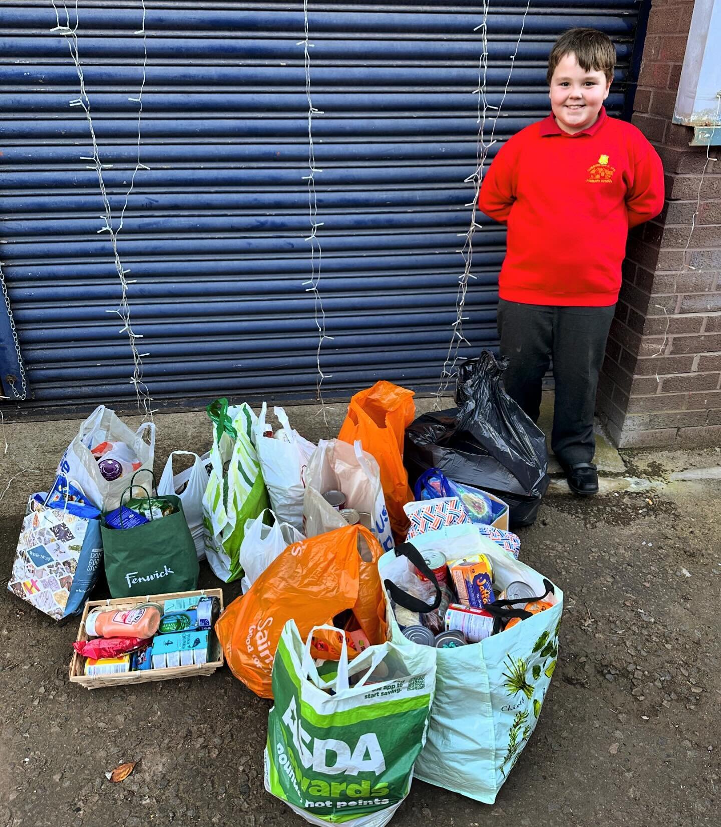 Thank you so much to the pupils of Cubbington Primary for collecting all these items to donate for our food parcels! Here&rsquo;s Seth dropping them off to us last week 😊 

We are really grateful for donations like these to help sustain our service 