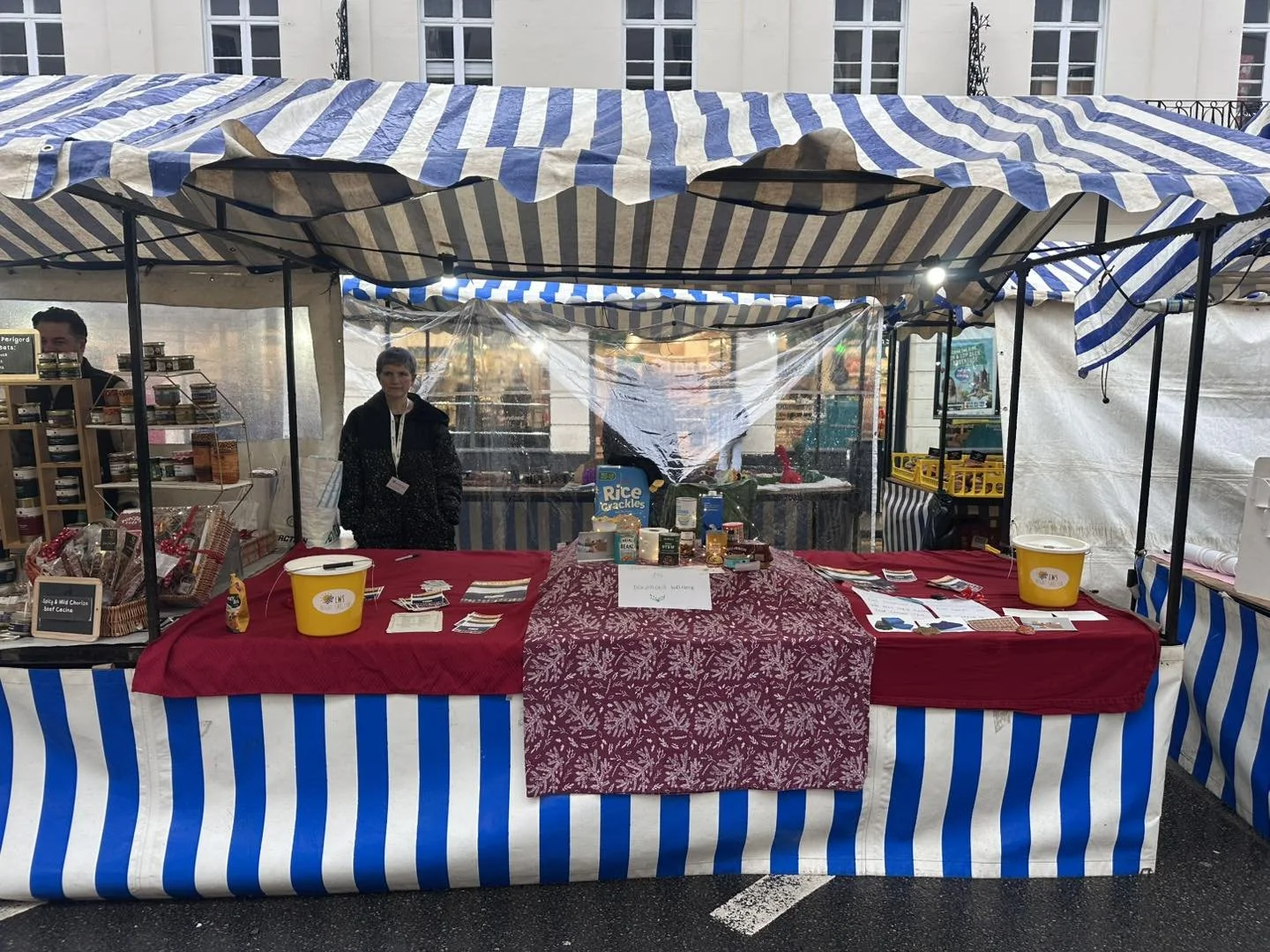 Come and find us at the Leamington Christmas Market! Here until 5pm today.

We are selling gift cards - buy a gift card as a Christmas present for someone and we will donate the item on the card to the shelter! 

We are grateful for any donations whe