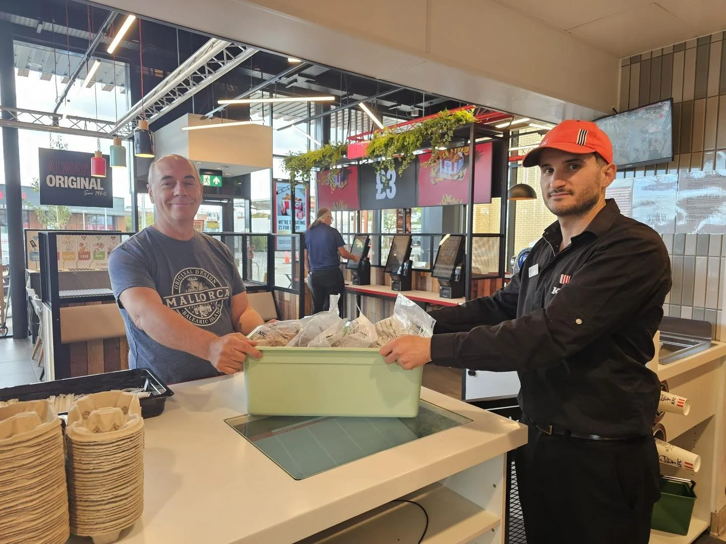With the much-anticipated arrival of KFC in Leamington comes some very exciting news for LWS&hellip; weekly donations of delicious fried chicken!🍗 😋 

We are so grateful to KFC and fareshareuk for arranging these donations for us, and to our dedica
