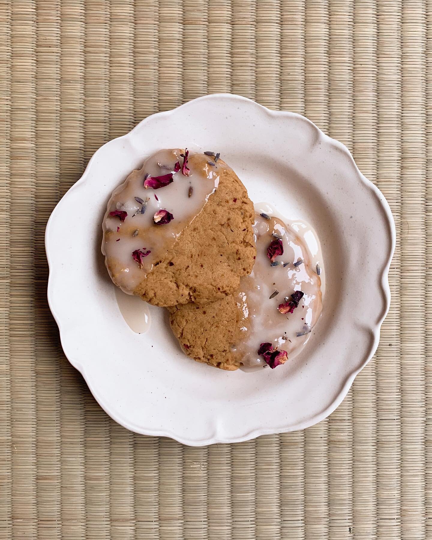 &lt;3

Lemon lavender cookies made with flour, sugar, salt, baking powder, baking soda, flax, coconut oil, soy milk, and vanilla

Lemon glaze with lavender and rose