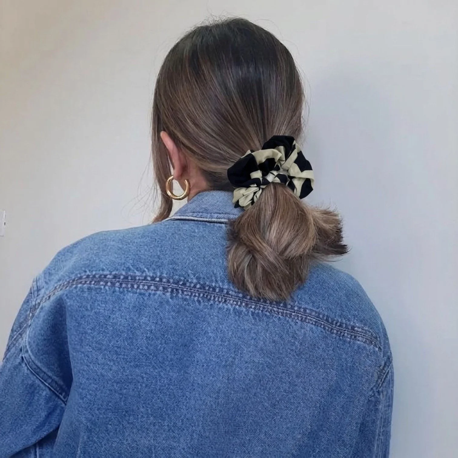 Scrunchie Cream Stripe.jpg