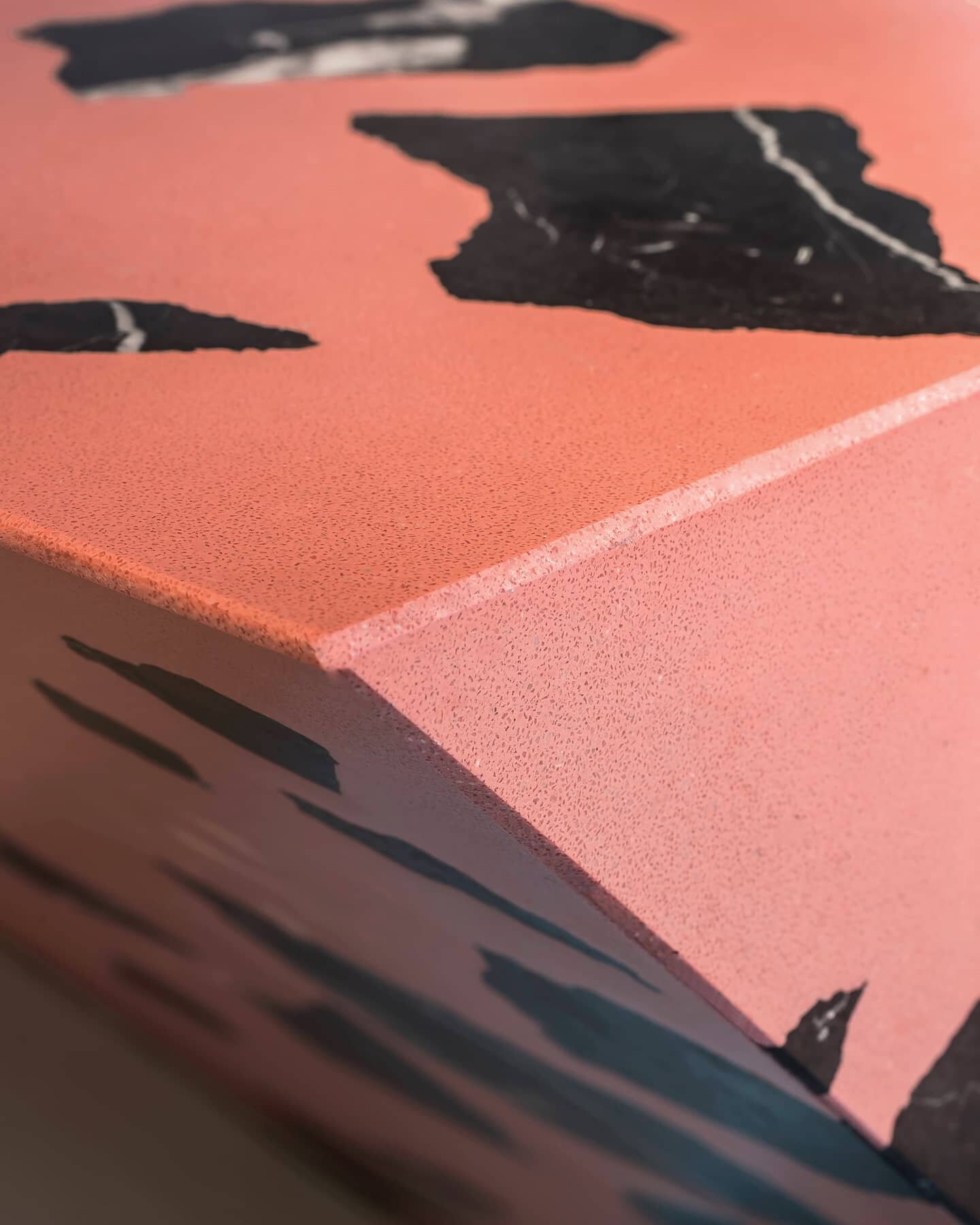 Edge detail of the @sneakerdistrict counter in Nero Marquina on pink. Design by @bardevanvoltt - photos by @cafeine
.
.
.
#altrock #altrocksurfaces #terrazzo #pink #black #pinkterrazzo #sneakers #sneakerdistrict #sneakerhead #shopdesign #retaildesign