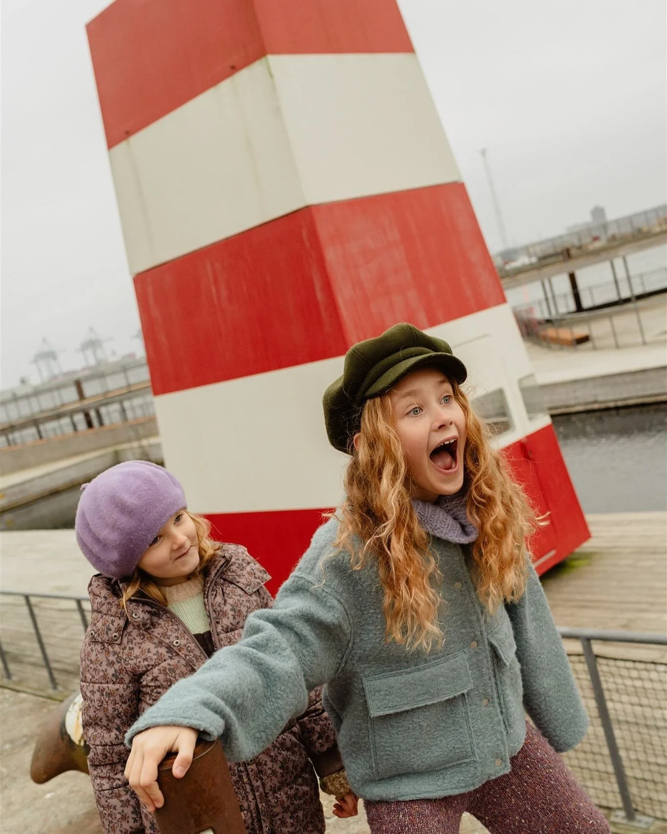 Fine, fine Aarhus sammen med den sk&oslash;nneste familie for @govisitdenmark 🤍

Fanget digitalt og p&aring; 35mm film 🎞️

Modeller: @t.onie + familie
Koncept og foto: @kitbohnke
Locations: Bassin 7, Dokk1 og Salling Rooftop

#visitdenmark #govisit