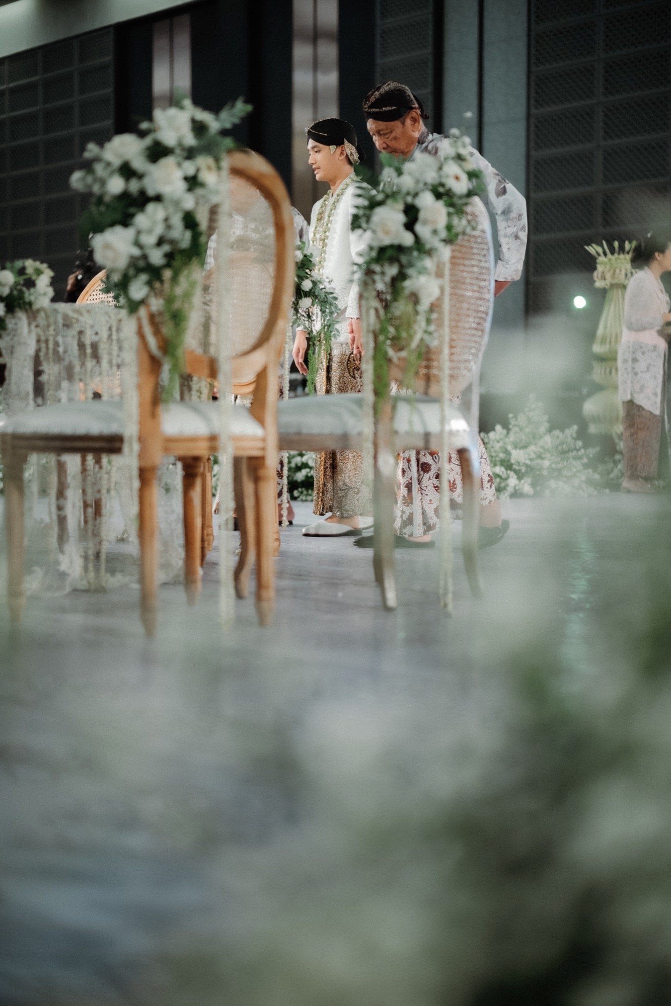 Andra & Astri - Semarang Wedding by Evans - 32.jpg