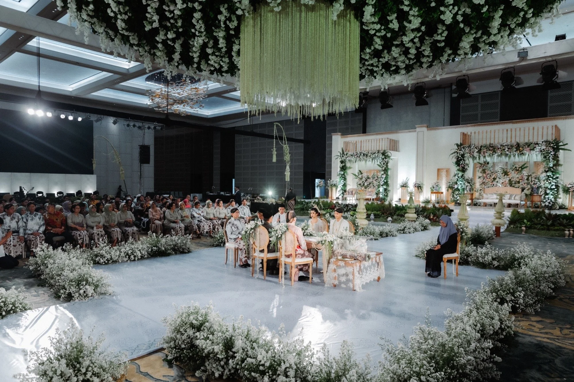 Andra & Astri - Semarang Wedding by Evans - 34.jpg