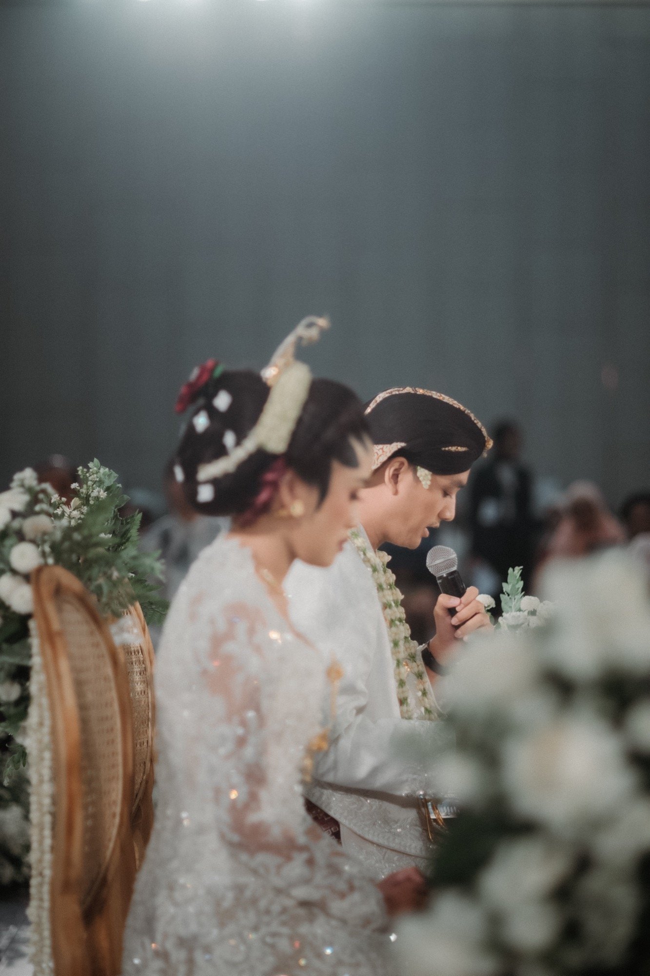 Andra & Astri - Semarang Wedding by Evans - 39.jpg