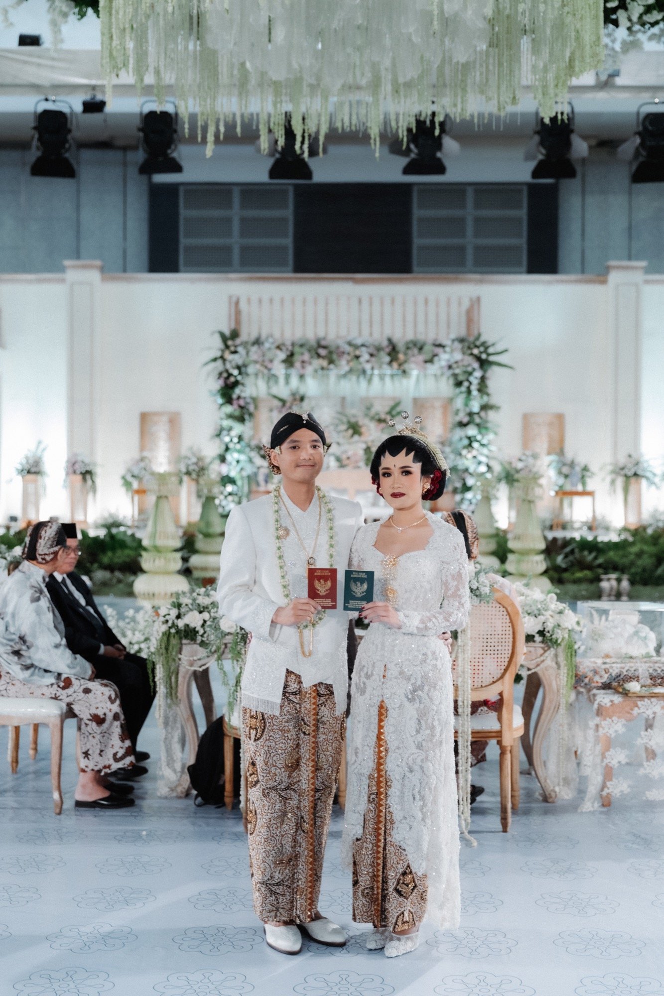 Andra & Astri - Semarang Wedding by Evans - 41.jpg