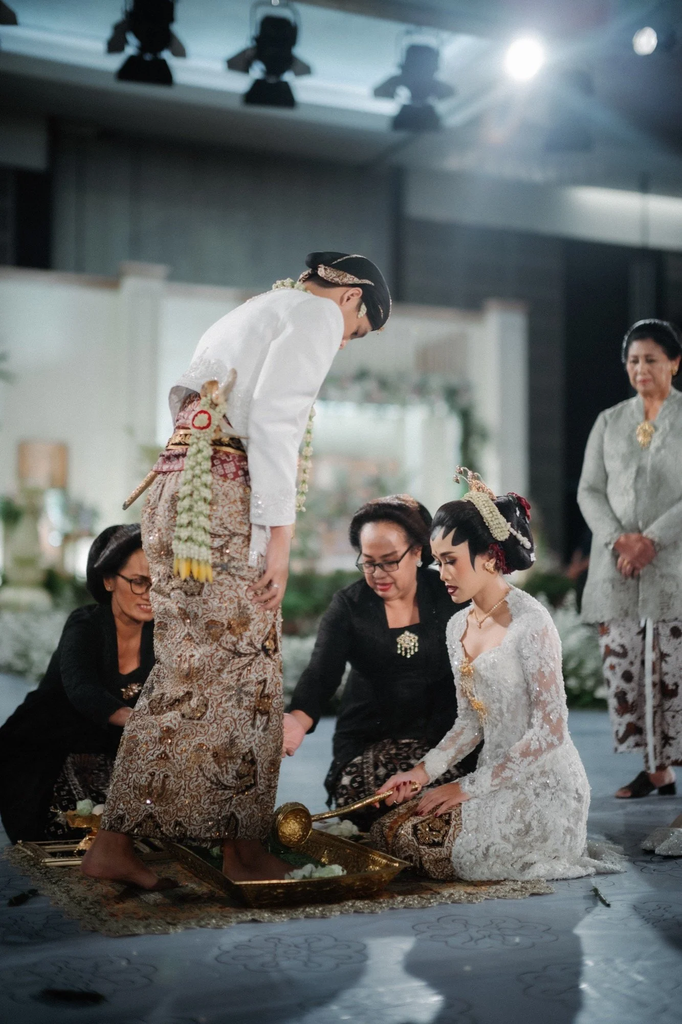 Andra & Astri - Semarang Wedding by Evans - 48.jpg