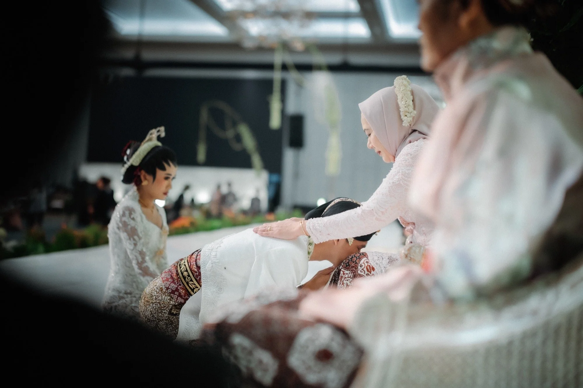 Andra & Astri - Semarang Wedding by Evans - 49.jpg