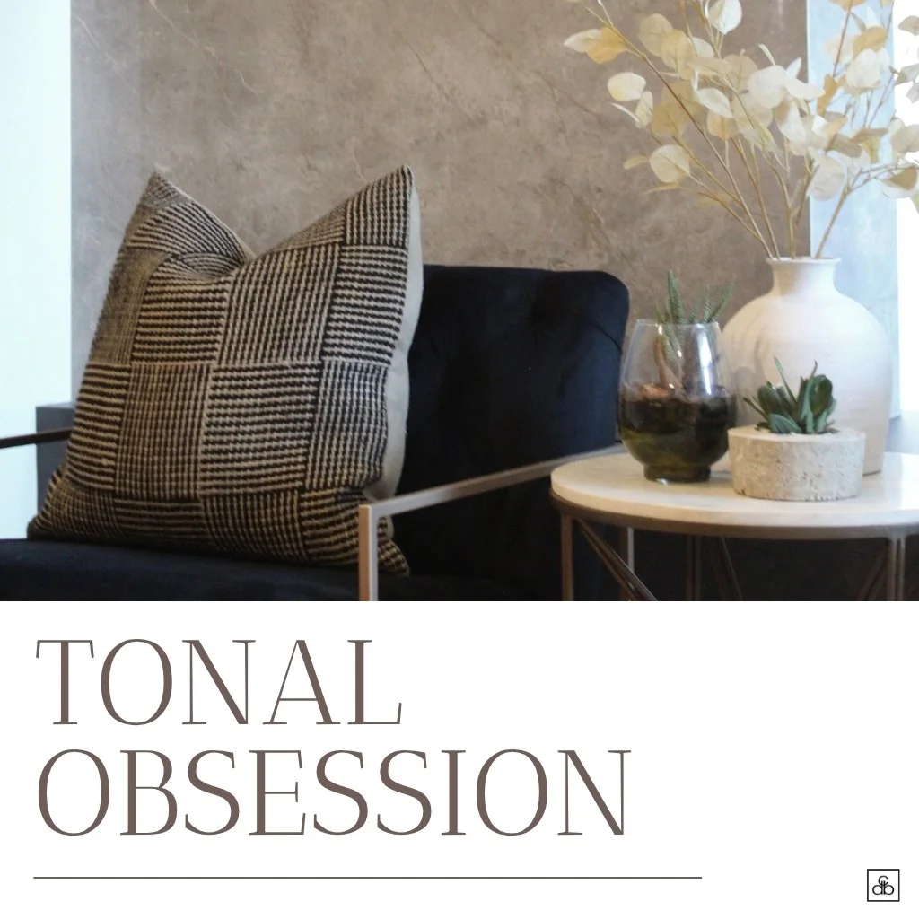 Surfaces set the tone and the lifespan of an interior. We specify tactile, durable materials—wood, stone, tiles and performance fabrics—considering maintenance, acoustics and sustainability so your space remains beautiful and functional.