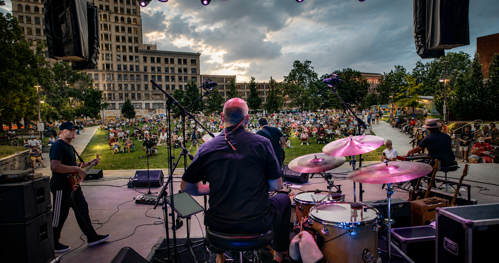 Eric_Jerardi_Levitt_Wide_Crowd.png