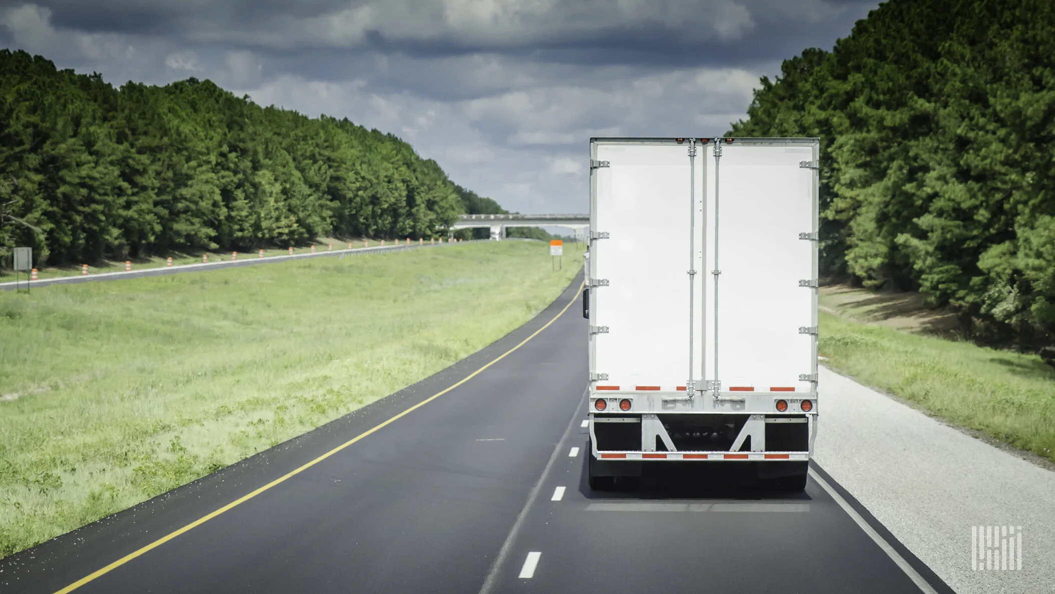 After a couple of months of improving data points, positive commentary from management and analysts raising their earnings expectations, the third-quarter earnings season kicks off later this week. (Photo: JIm Allen/FreightWaves)