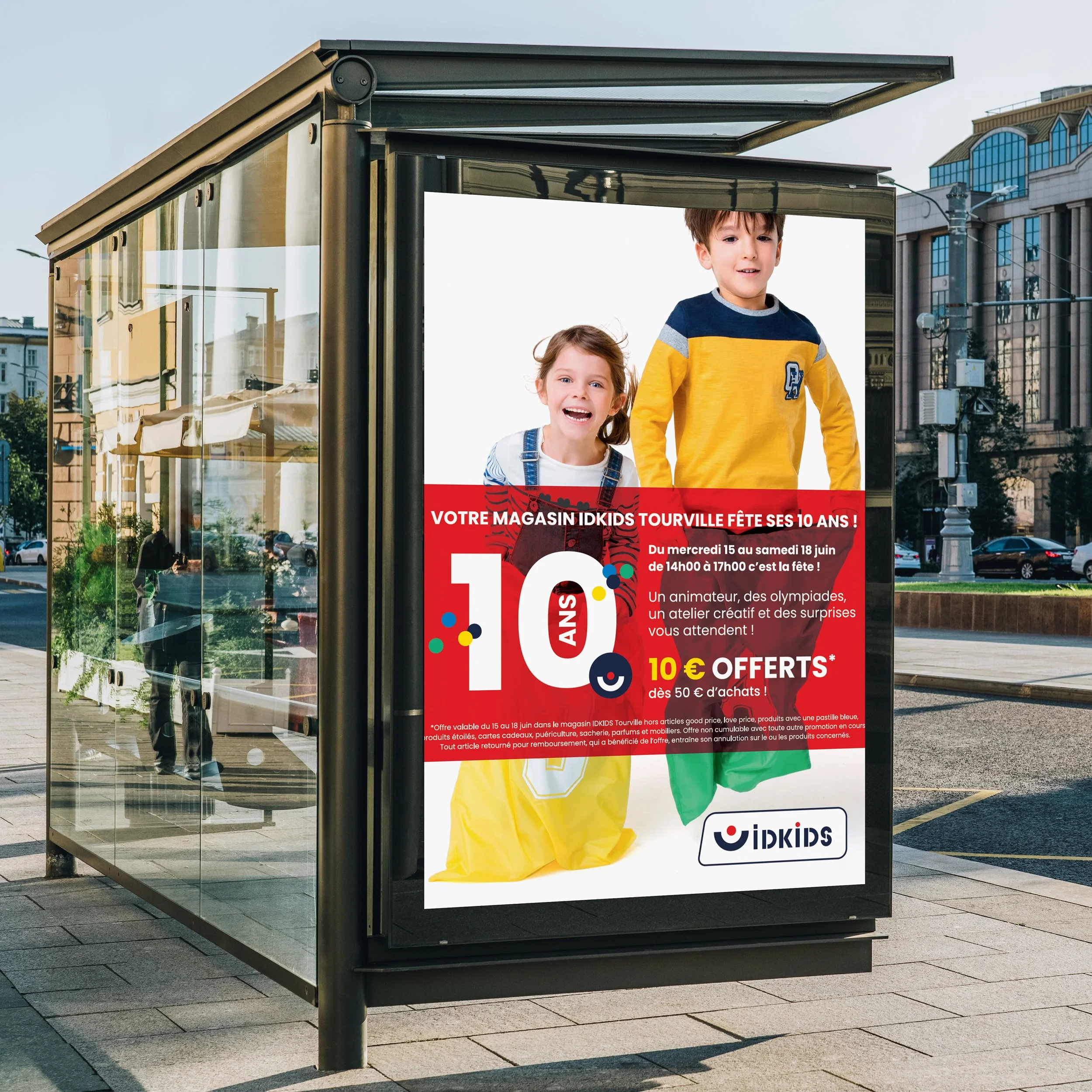 Free-Outdoor-Advertisement-Bus-Shelter-Mockup-PSD-2018.jpg