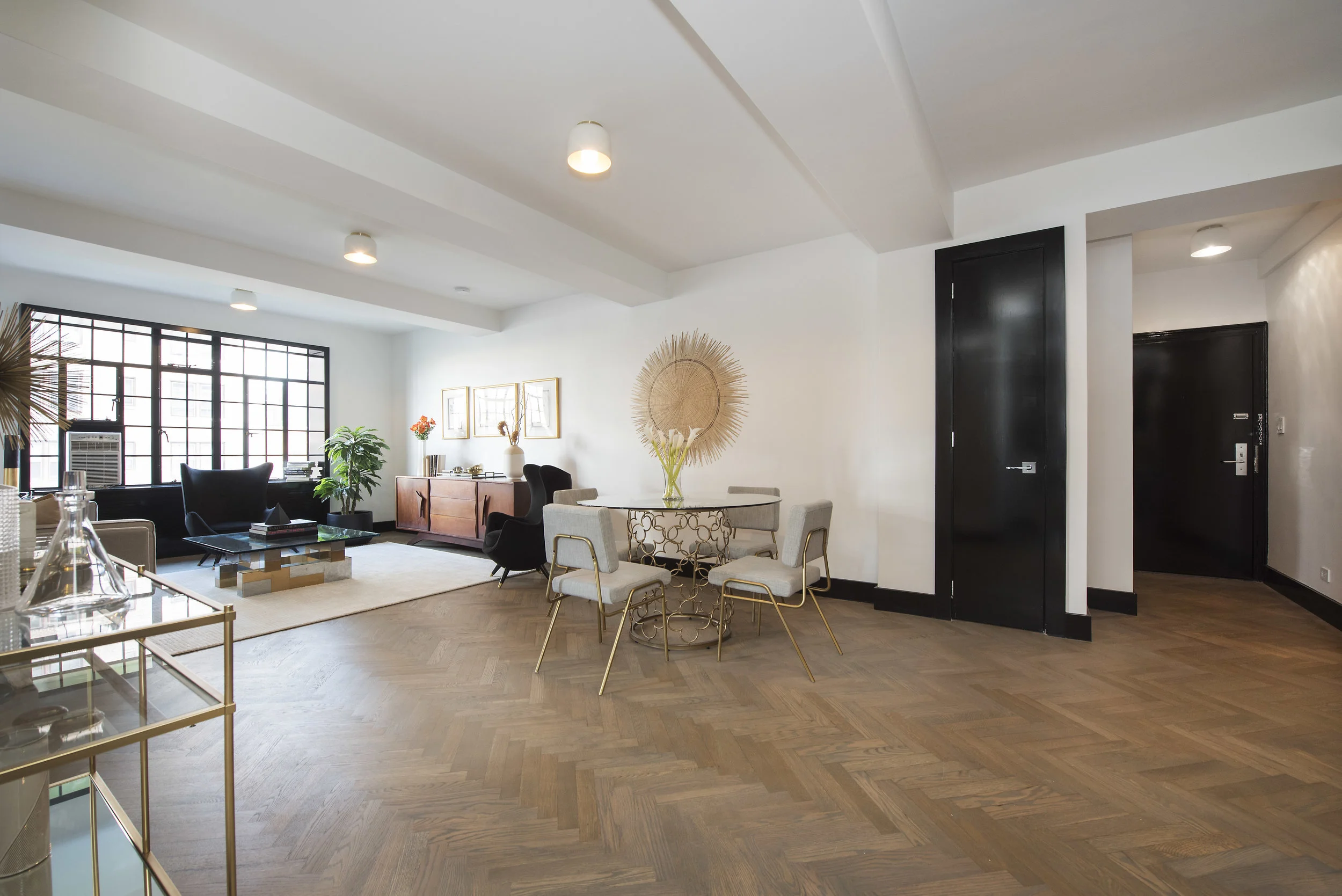 25 Monroe Place_7A_LIving_Room.jpg