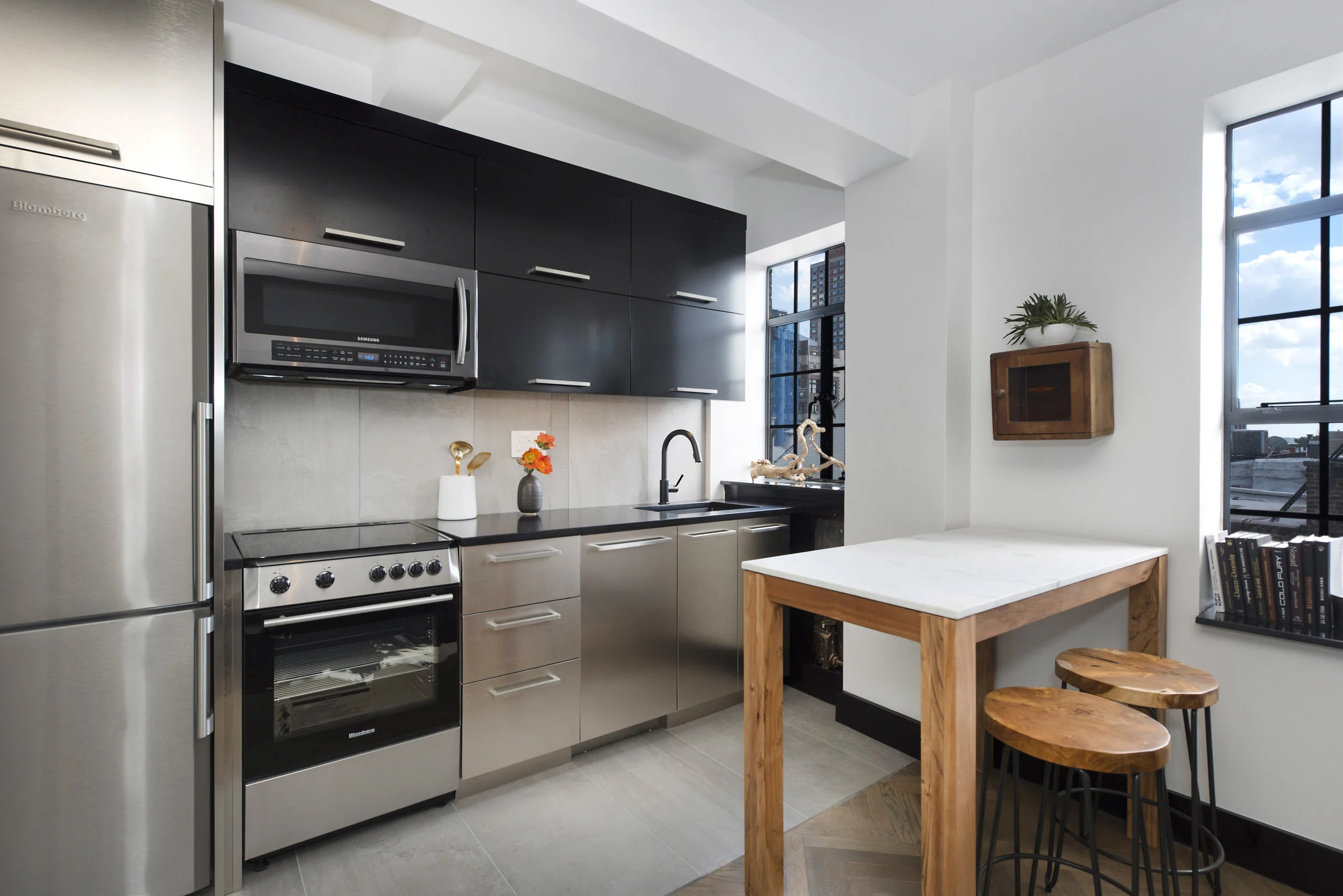 25 Monroe Place_7D_Kitchen.jpg