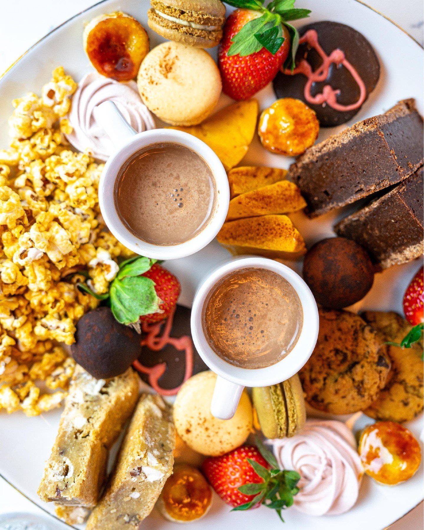 Daydreaming about dessert...🫣

Lover's Plate: A Sampling of Baileys&rsquo; Signature Desserts including
brownies &bull; blondies &bull; macarons &bull; chocolate inebriation truffles
with meringues &bull; strawberry kisses &bull; bourbon caramel cor