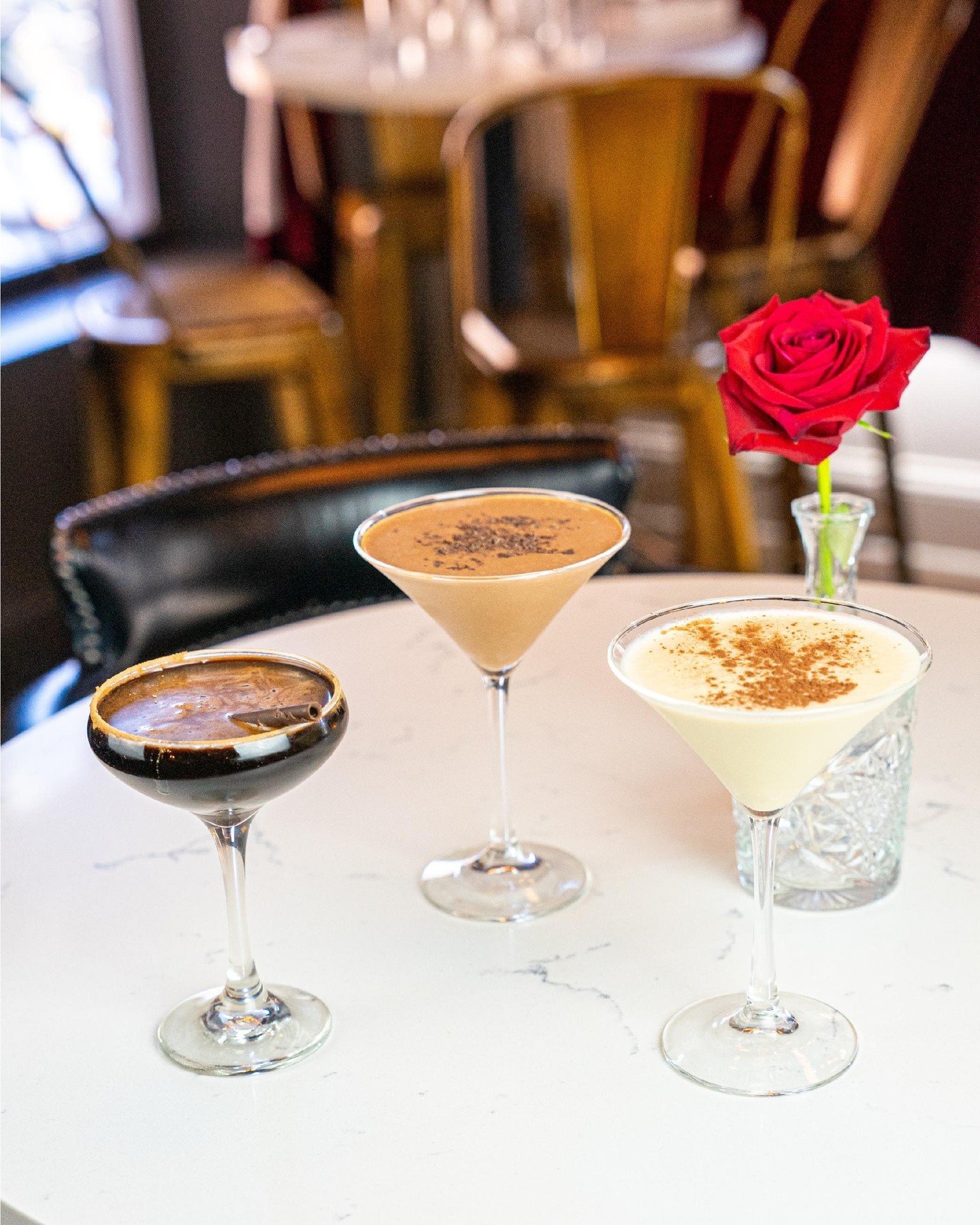 Cheers to the weekend!🍸

Stop in this weekend for the most romantic date night spot for the best shareables, desserts, and martinis!🤩

Open from 5pm-11pm
