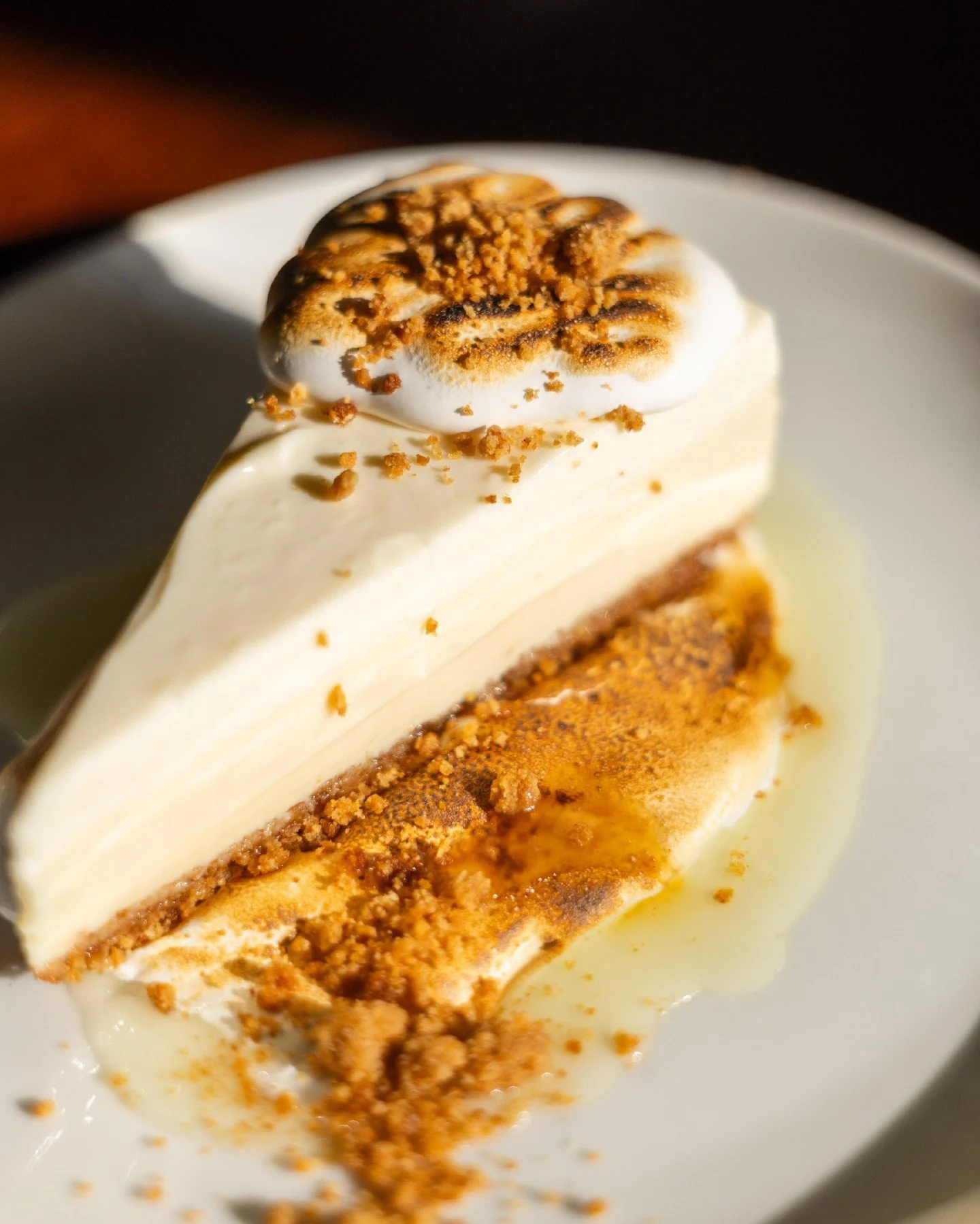 When life gives us limes, we make Key Lime. Now on our seasonal menu, this decadent dessert is made of lime coulis, toasted meringue, key lime pie and graham cracker crunch. ✨

Get your forks ready, we're open from 5-10PM this evening!