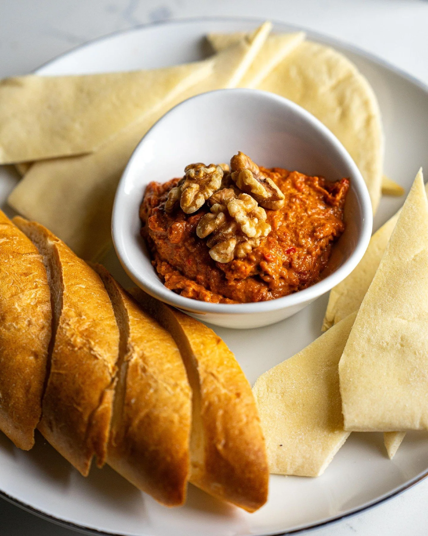 One bite and you&rsquo;ll understand why we&rsquo;re obsessed with our Curried Carrot Hummus. 🥕✨

What are you waiting for? See you @5PM!