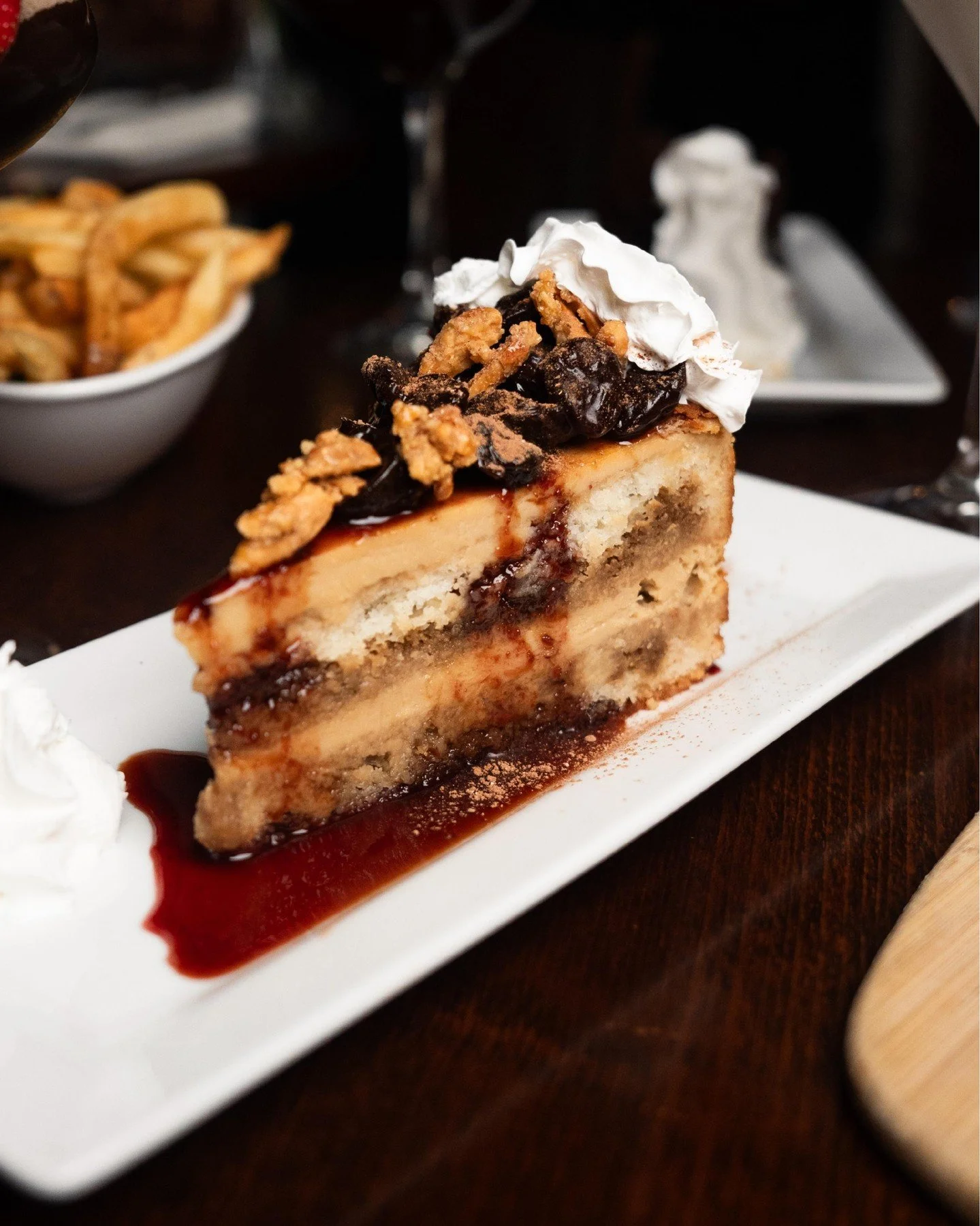 New year, new goals&hellip; but dessert? Yeah, that stays. 😏 Kick off 2026 the right way and treat yourself to our Tiramisu Cheesecake. ✨🍰

We'll see you soon!