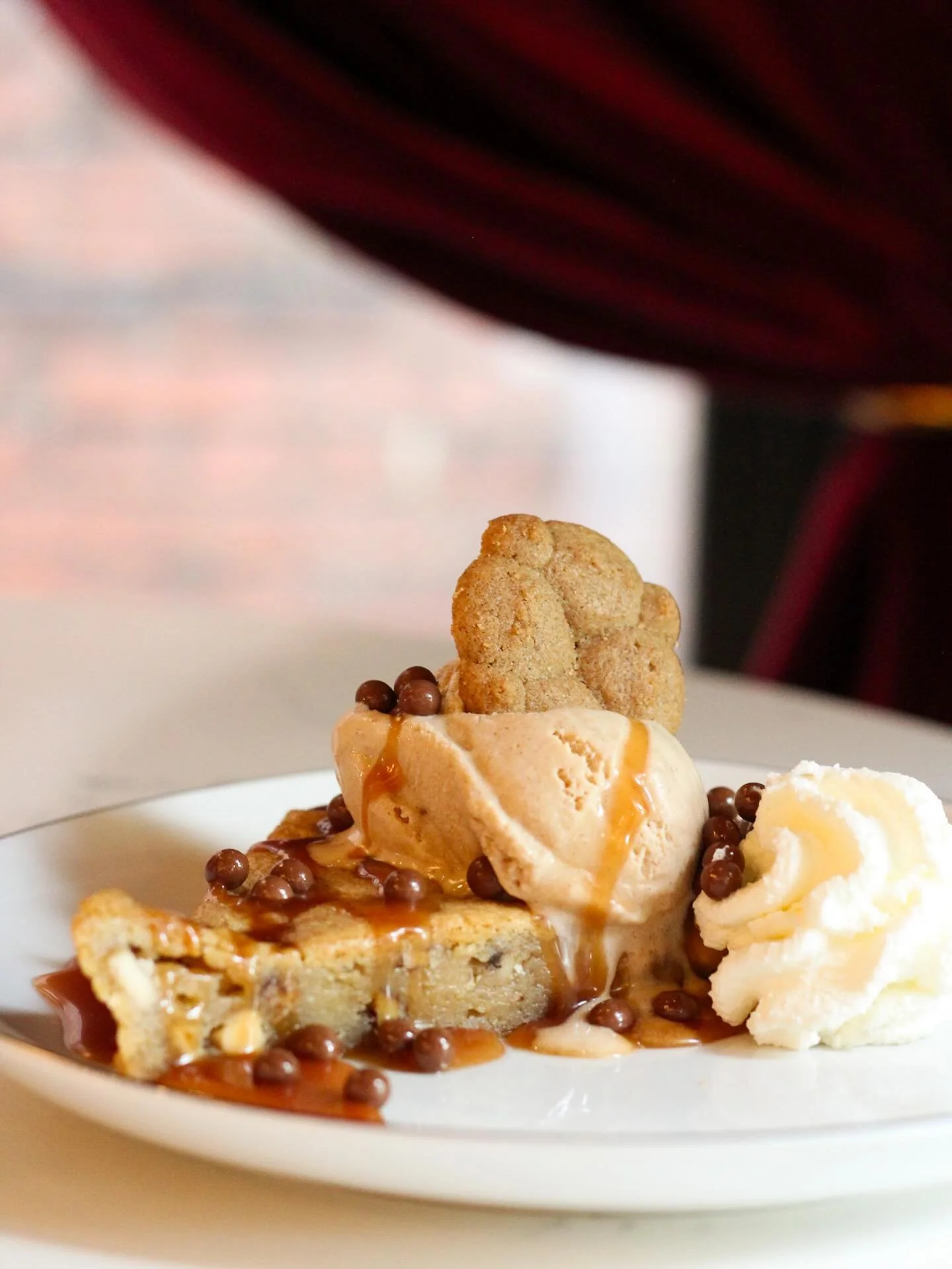 Let us help you make your Wednesday a little sweeter✨
Stop by for a mid-week blondie&hellip;it won&rsquo;t disappoint!