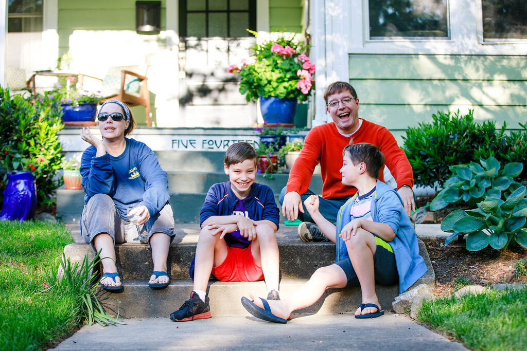 028PorchPortraits-May11-2020_.jpg