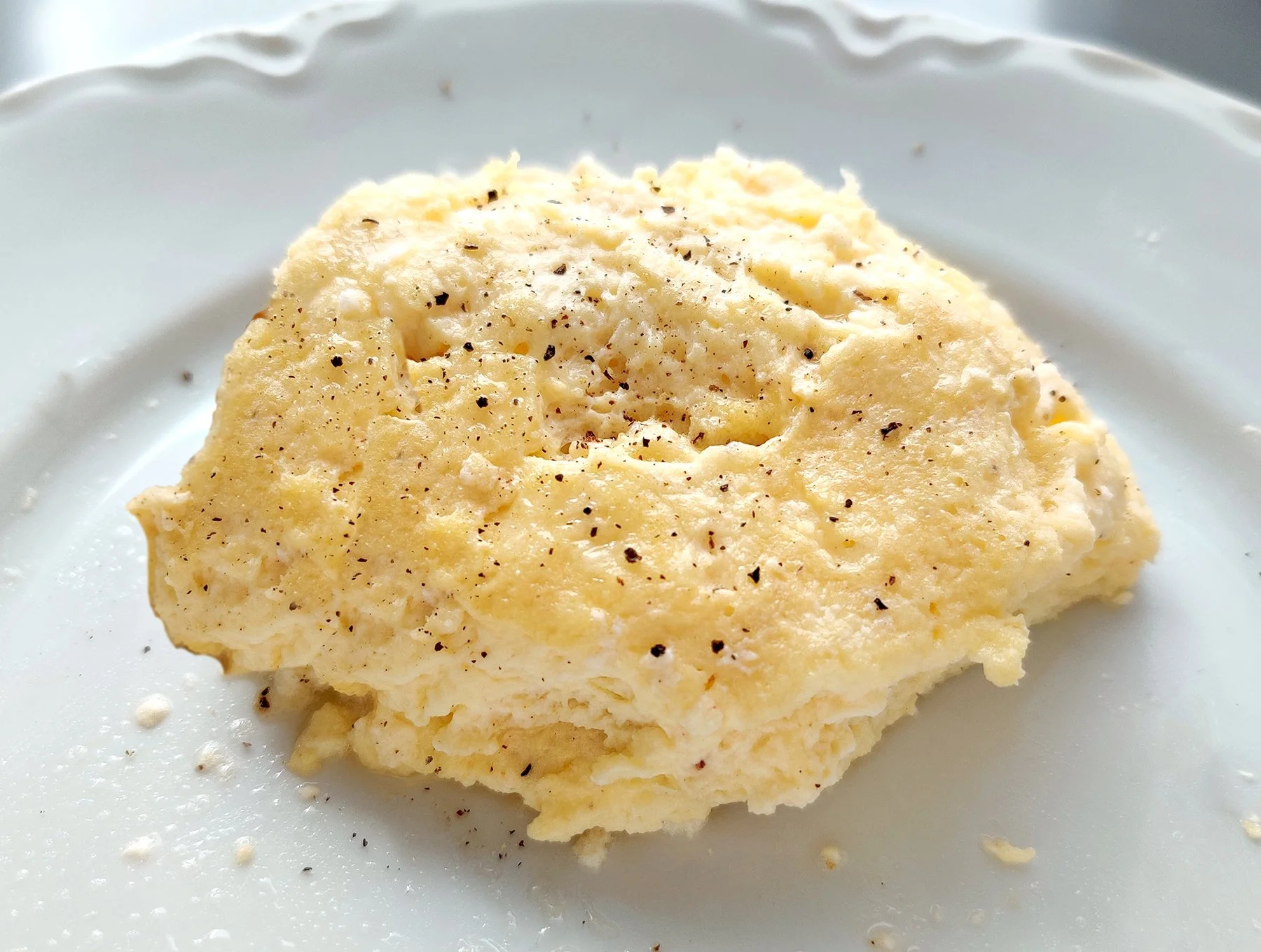  Fluffy Scrambled Eggs  Styling: George S.  